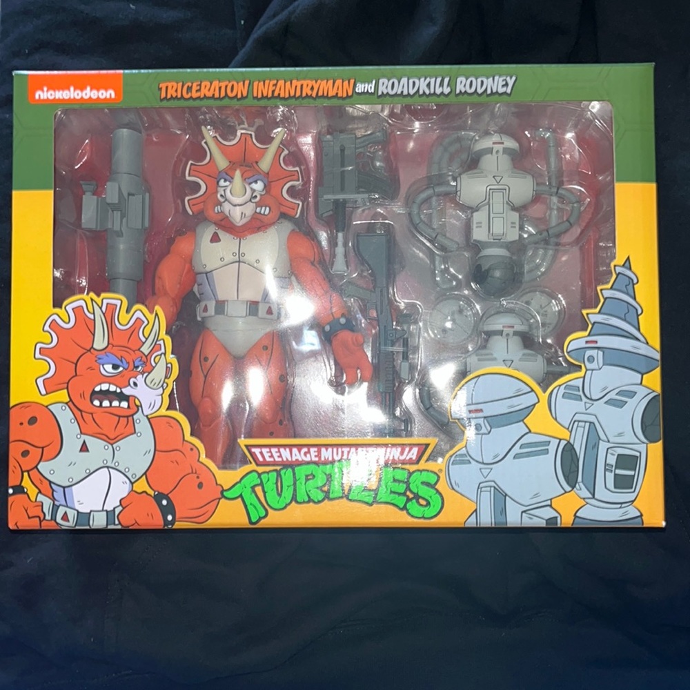 Neca TMNT Triceraton Infantryman and Roadkill Rodney